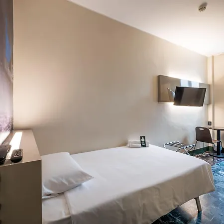 Готель B&B Hotel Trieste 3*