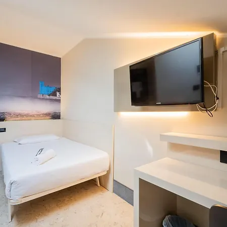 Готель B&B Hotel Trieste