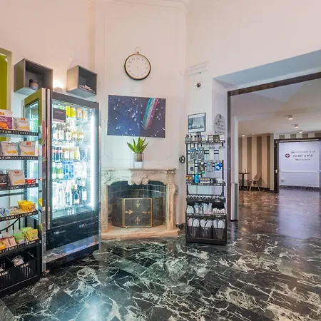 B&B Hotel Trieste Отель Триест