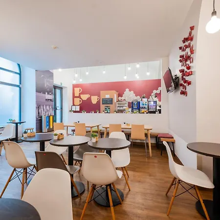 B&B Hotel Trieste Готель