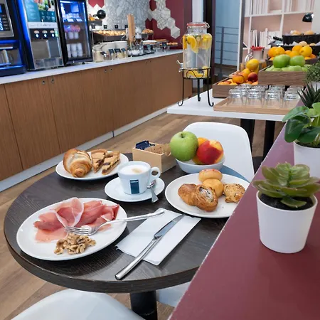 B&B Hotel Trieste Отель 3*